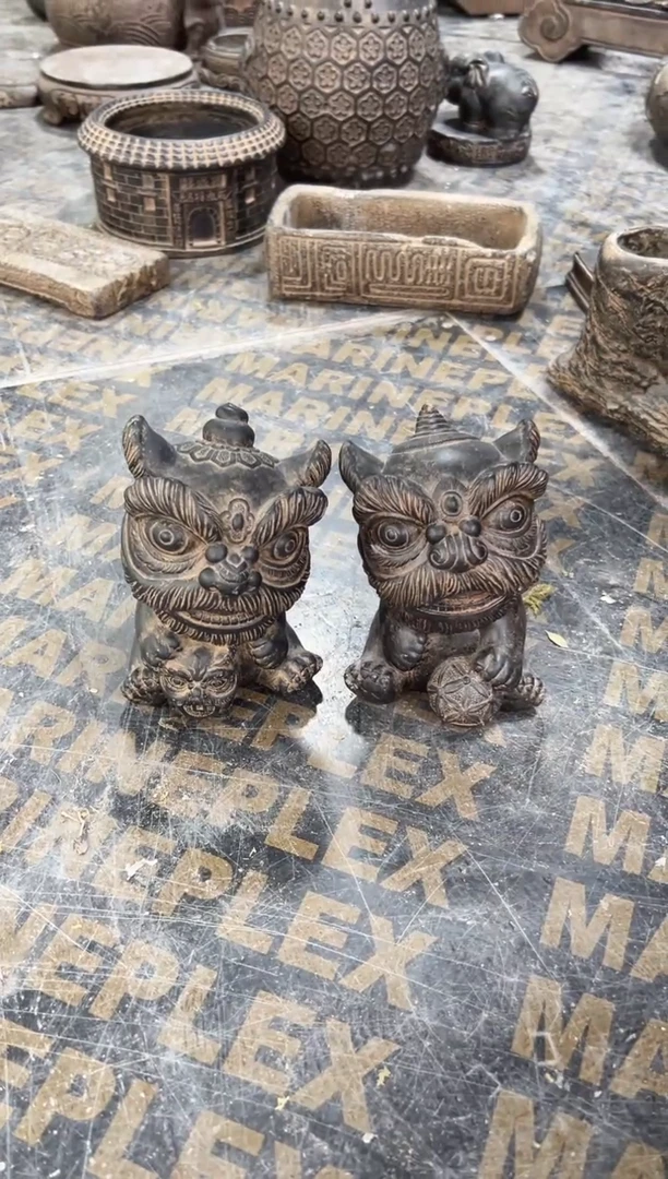 陶土瑞气盈门醒狮一对