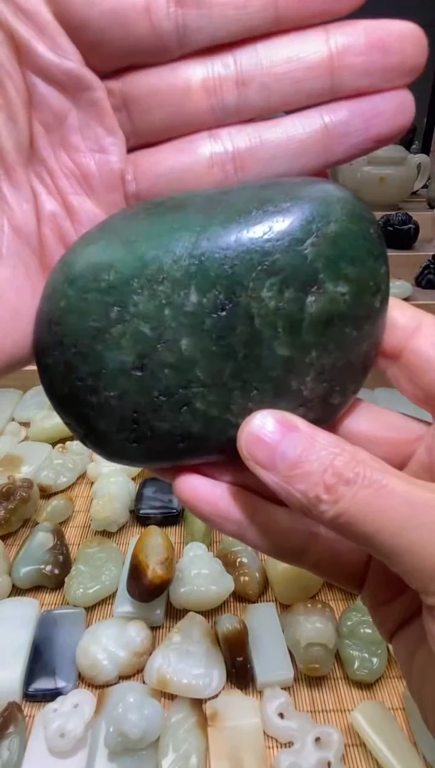 未镶嵌和田玉摆件古*新疆和田玉碧玉摆件