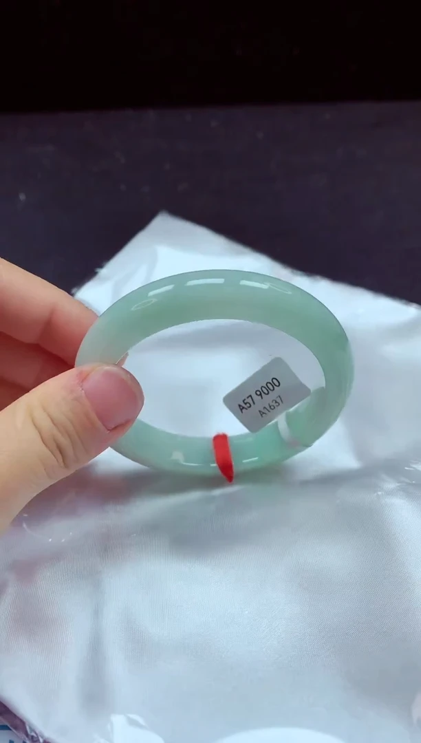 【闪购商品】翡翠手镯未镶嵌镯子57+