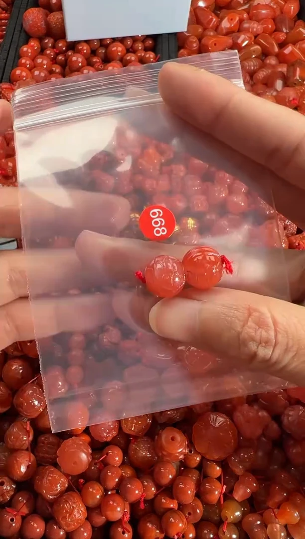 【闪购商品】南红玛瑙颈饰未镶嵌1