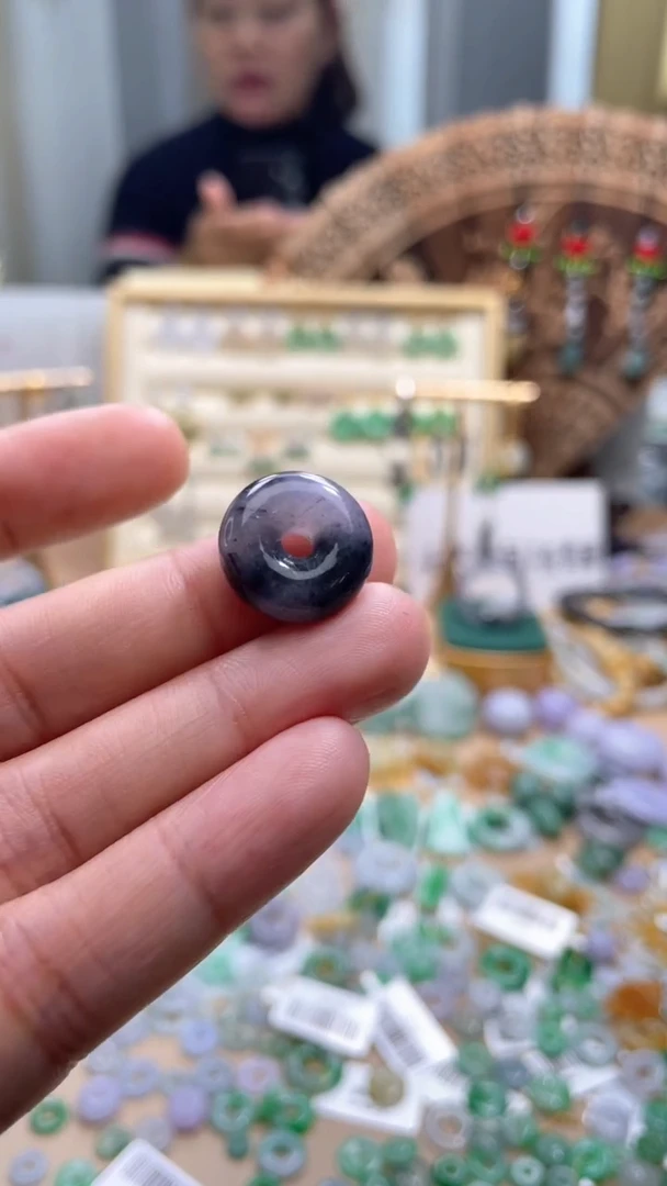 【闪购商品】翡翠颈饰未镶嵌甜甜圈