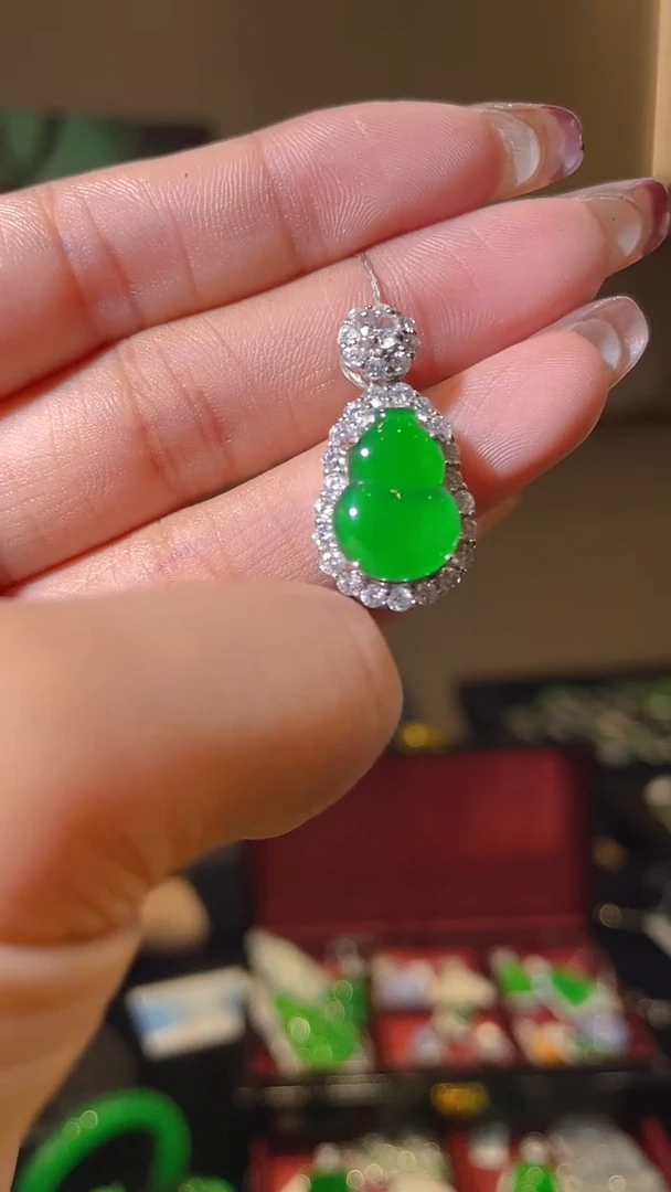 【闪购商品】翡翠吊坠(不含链)银S925镶嵌天然翡翠A货