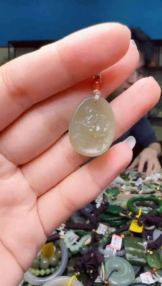 颈饰未镶嵌和田玉1