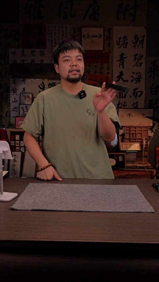 国画241-10寸 手写 扇子-廖