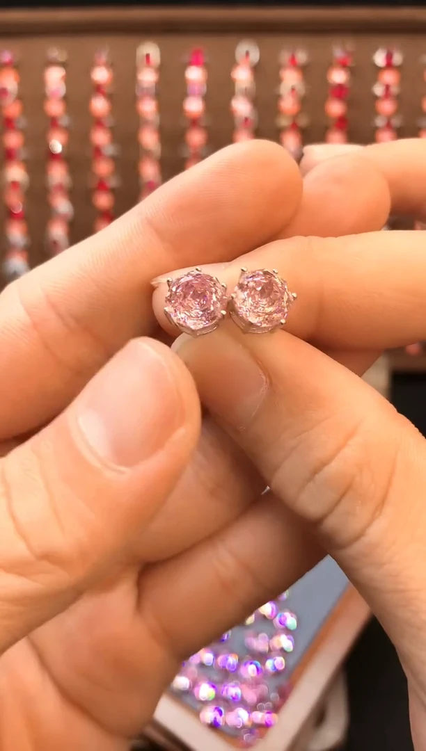 芙蓉石耳钉银S925镶嵌......