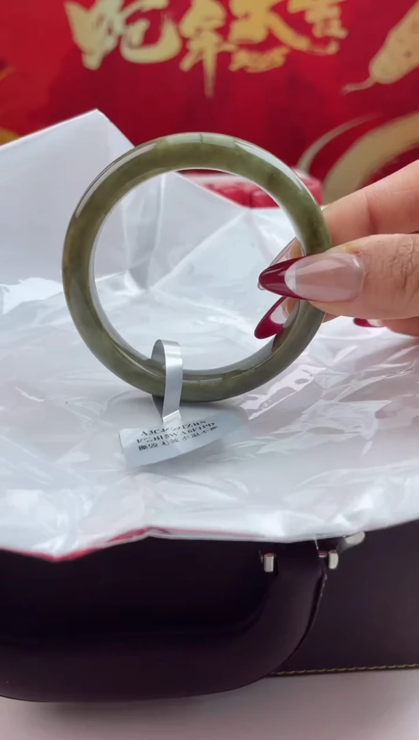 【闪购商品】翡翠手镯未镶嵌3翡翠手镯（微瑕）