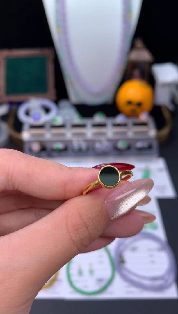 颈饰18K金镶嵌翡翠48小时鉴赏期 退货不扣服务费