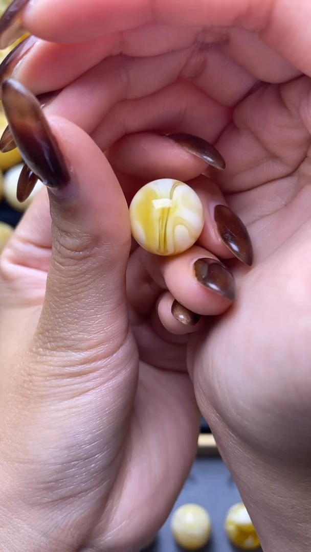 【闪购商品】琥珀裸石未镶嵌蜜蜡73