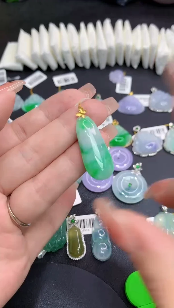 吊坠(不含链)18K金镶嵌翡翠1111111111111