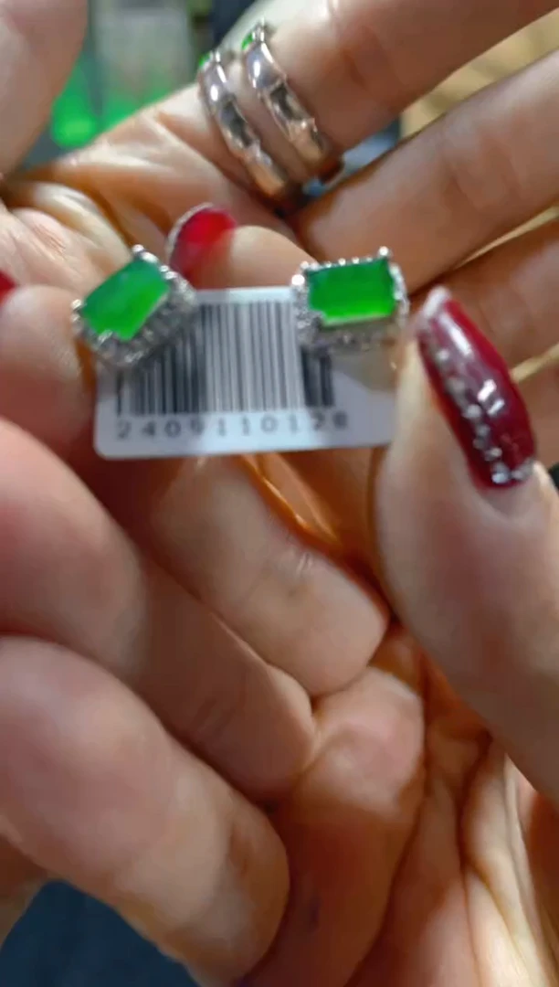 【闪购商品】翡翠耳饰未镶嵌天然A货翡翠假一罚四（多样性）