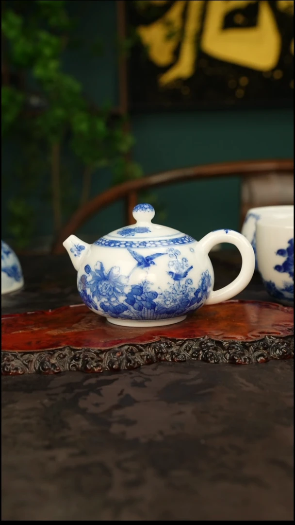 画堂春邵辉平老师花鸟壶