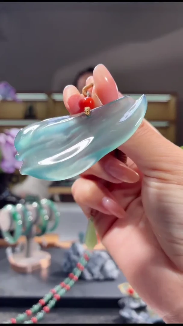 吊坠(不含链)未镶嵌翡翠形意