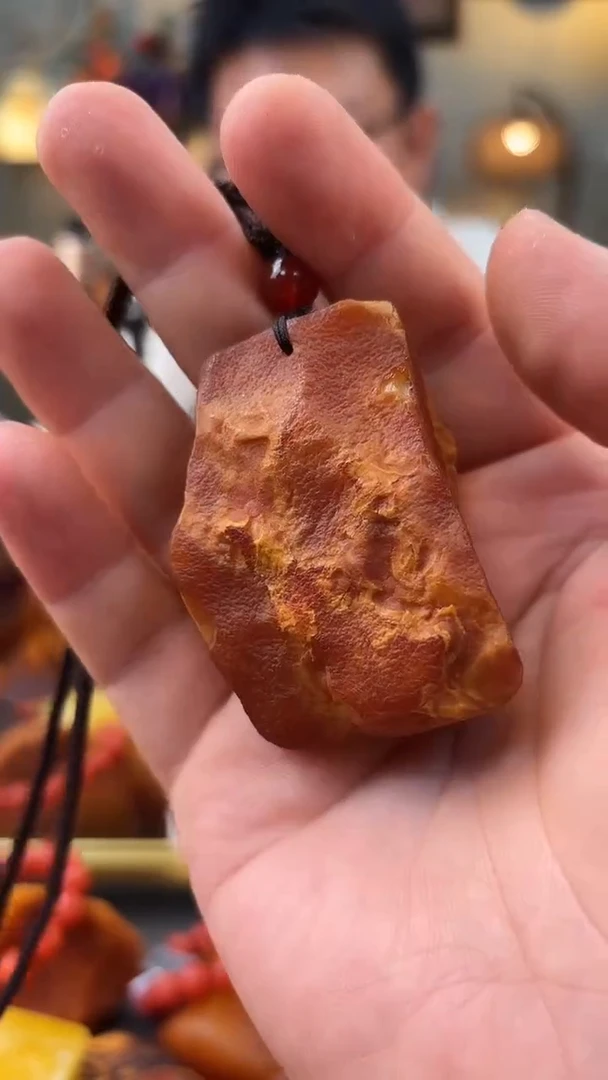 未镶嵌颈饰琥珀吊坠