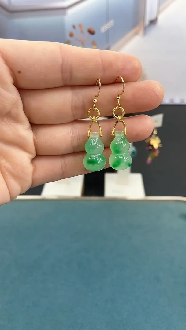 银S925镶嵌软玉耳饰独龙玉*葫芦