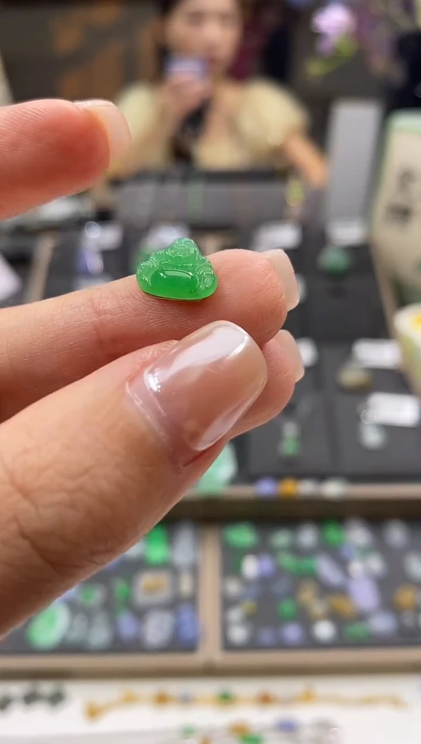 颈饰未镶嵌翡翠佛公