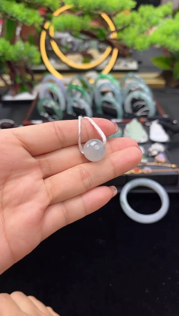 颈饰未镶嵌翡翠吊坠