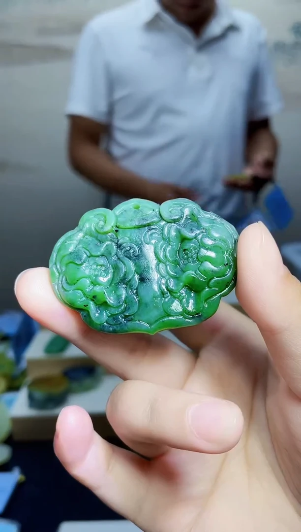 和田玉未镶嵌颈饰?****物1