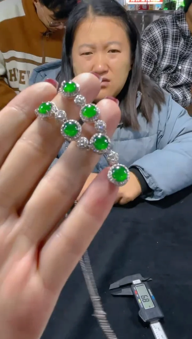 【闪购商品】定制翡翠未镶嵌天然A货翡翠假一罚四（多样性）