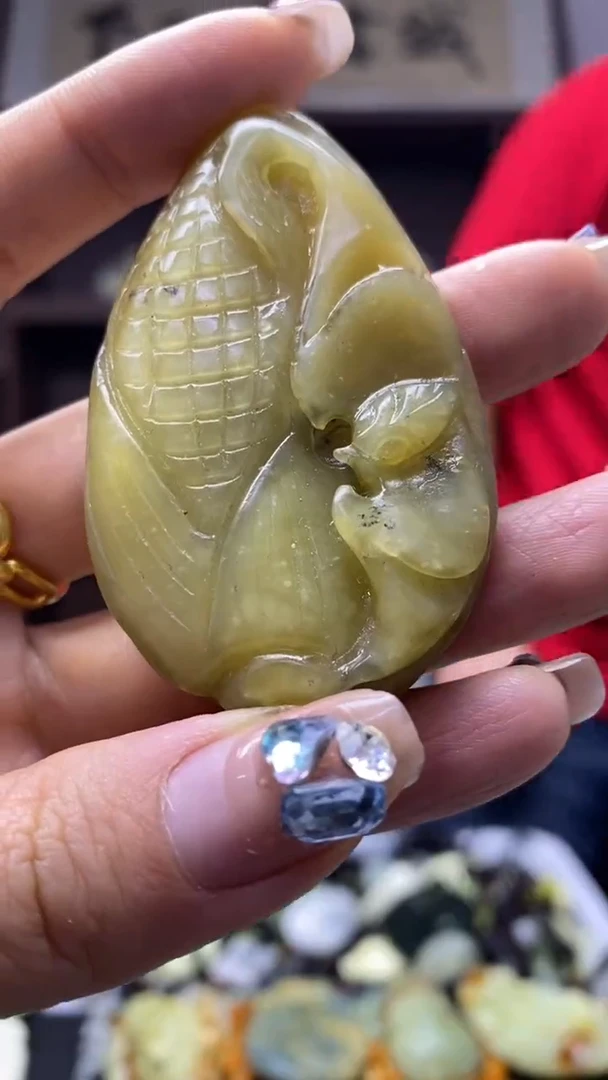 未镶嵌岫玉挂件