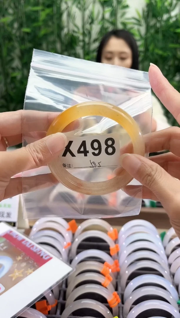 玛瑙/玉髓手镯未镶嵌x498