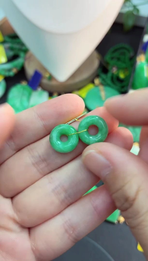 吊坠(不含链)未镶嵌翡翠挂件