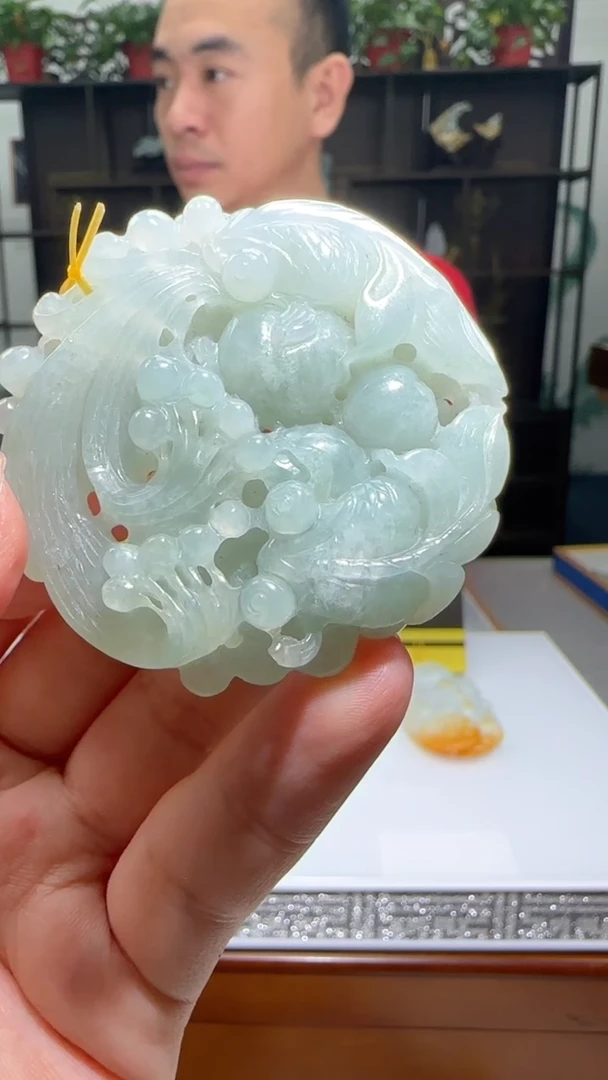 【闪购商品】翡翠颈饰未镶嵌天然翡翠A货吊坠