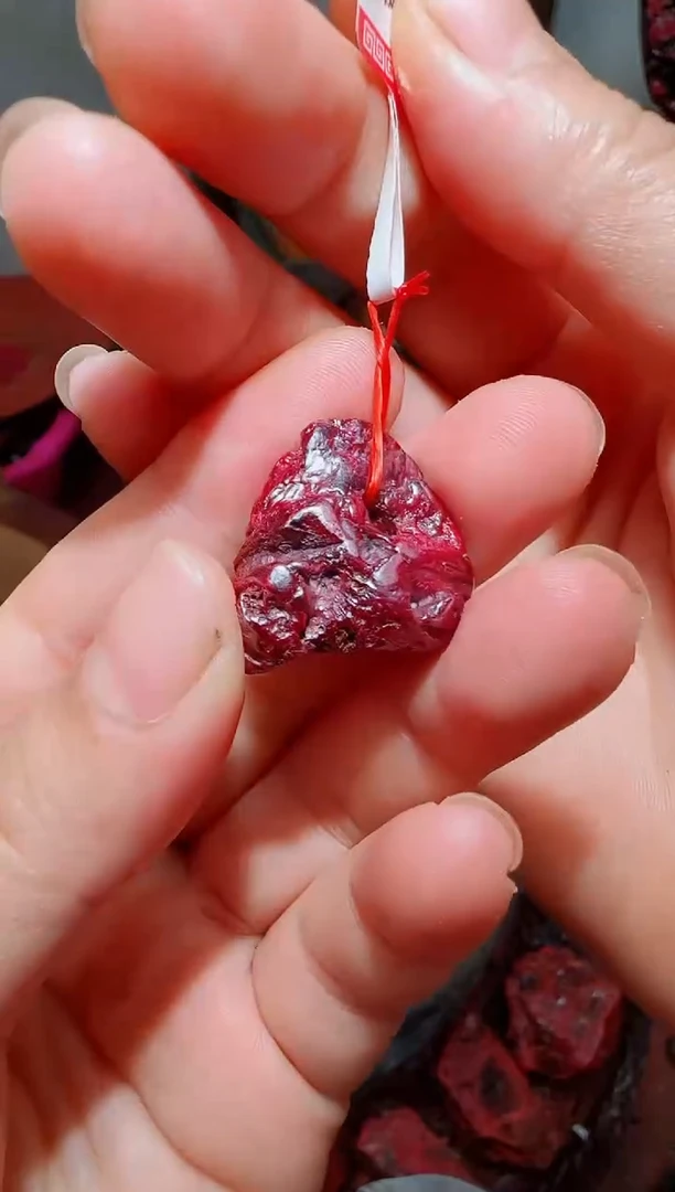 天然辰砂狗头砂吊坠58
