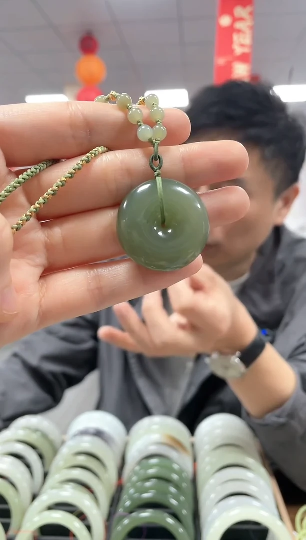 【闪购商品】和田玉颈饰未镶嵌粉青挂件一件