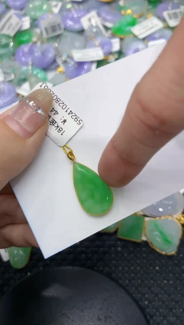 【闪购商品】翡翠颈饰18K金镶嵌2222222222