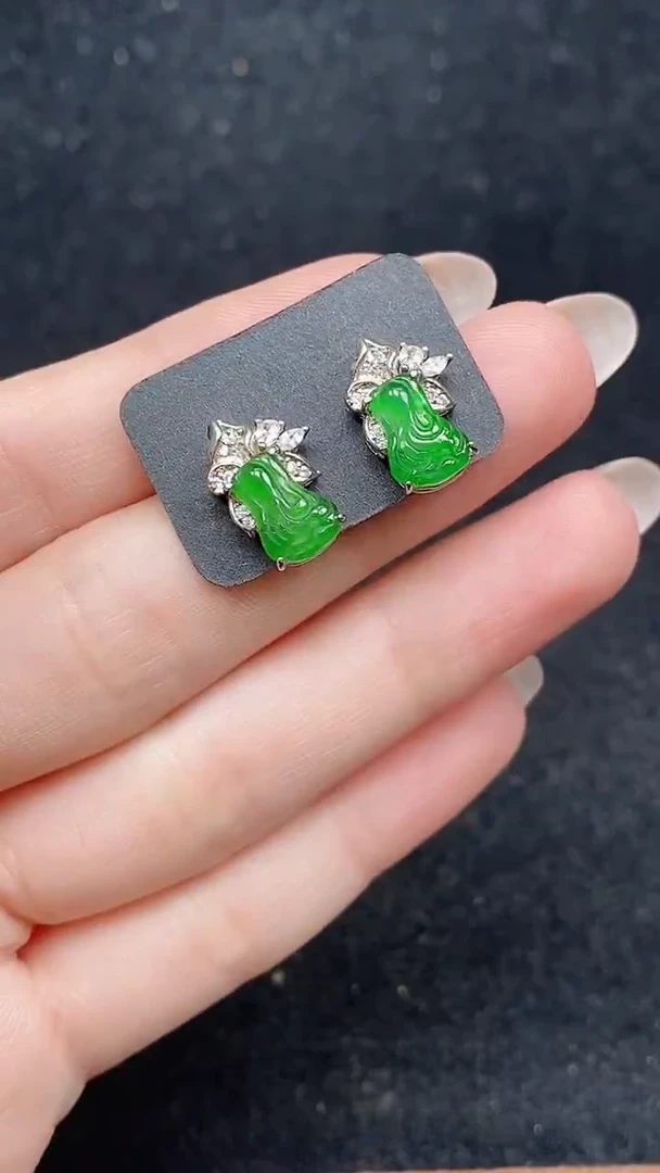 颈饰未镶嵌翡翠保A保真