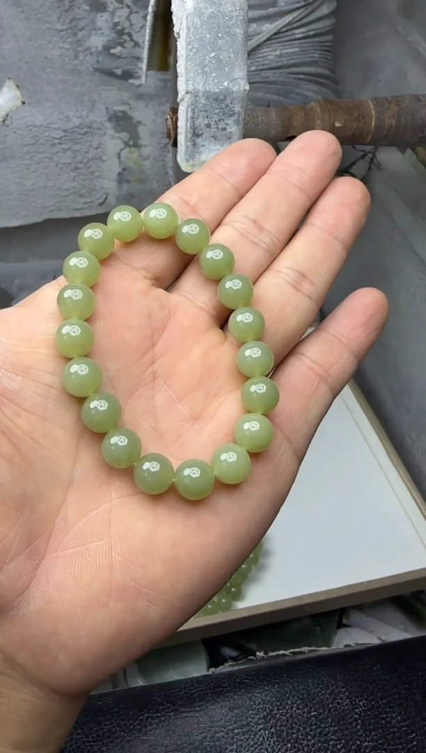颈饰未镶嵌和田玉卡10