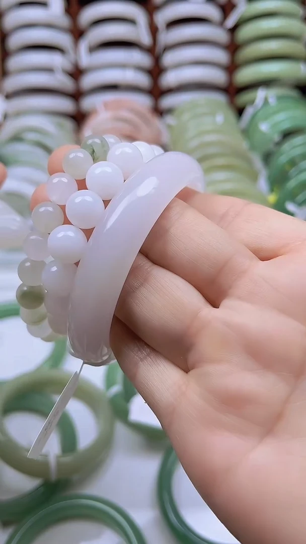 石英质玉手镯未镶嵌白色114/58