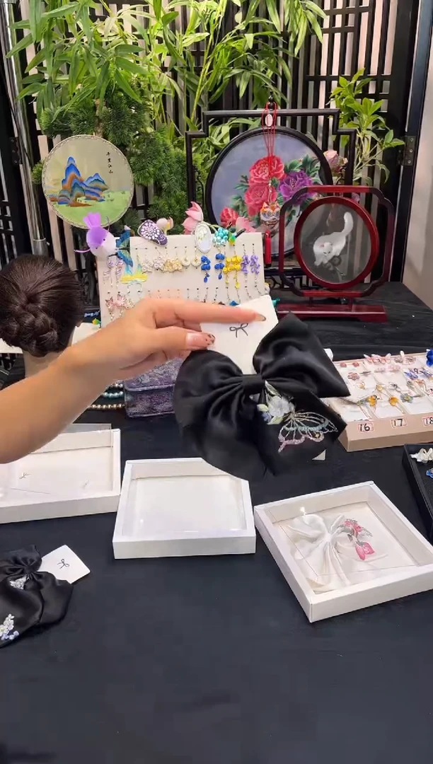 织绣C****.非遗苏绣手工饰品