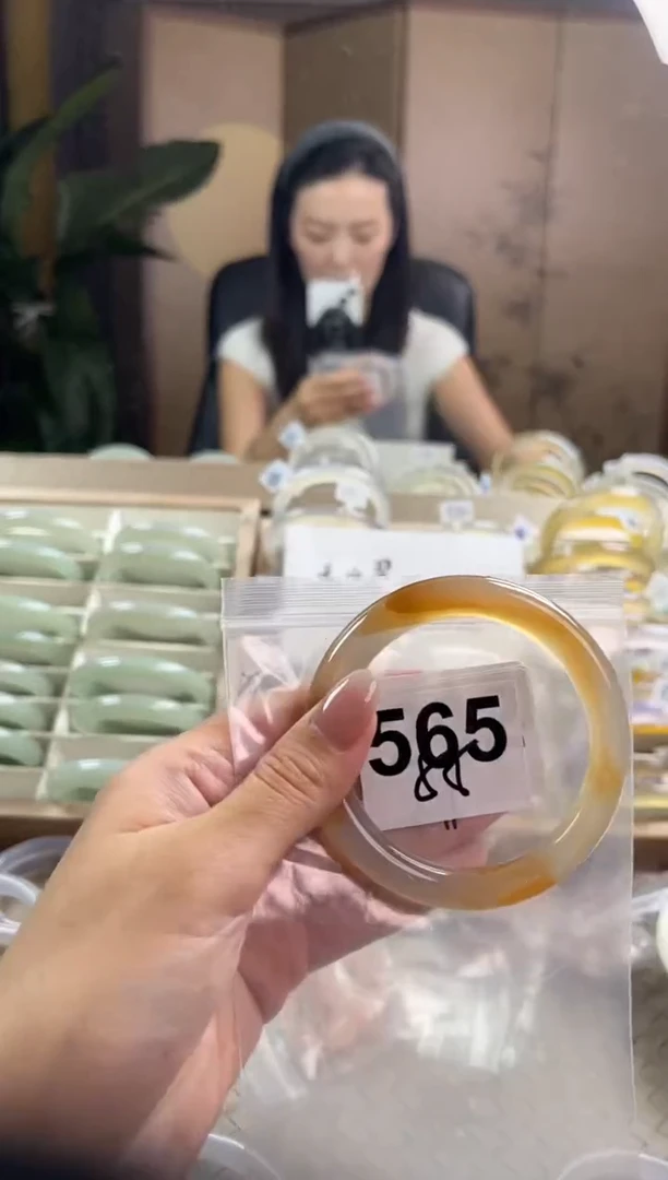 手镯玛瑙/玉髓未镶嵌565