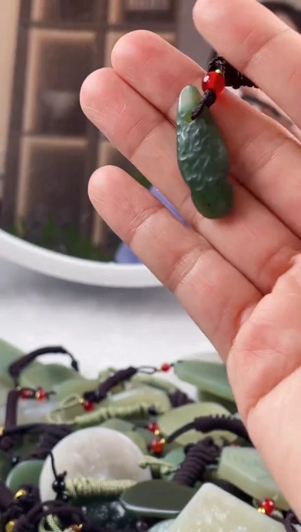 颈饰未镶嵌和田玉拍一发一