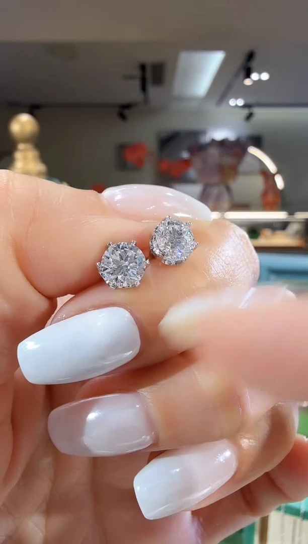 铂Pt950镶嵌实验室培育钻石一克拉耳饰