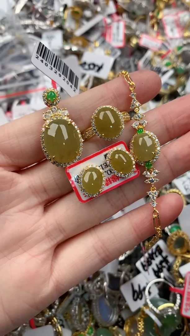 银S925镶嵌戒指翡翠?4444----4
