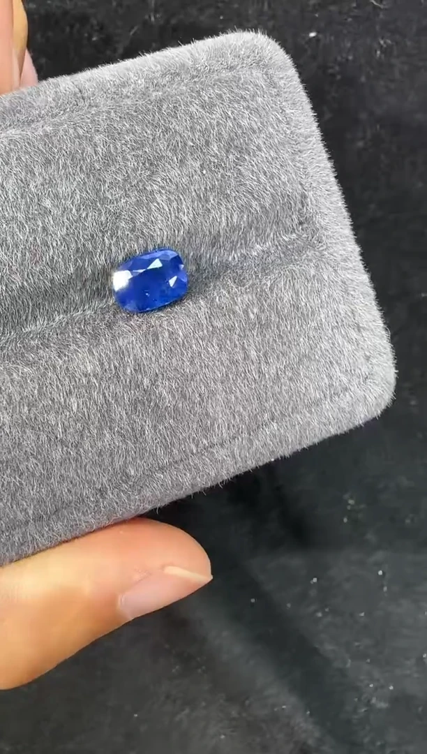 定制蓝宝石定制未镶嵌天然3.28克拉矢车菊吉尔德