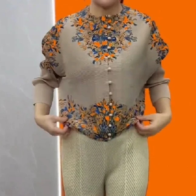 2025气质早春印花褶皱休闲百搭妈妈外套