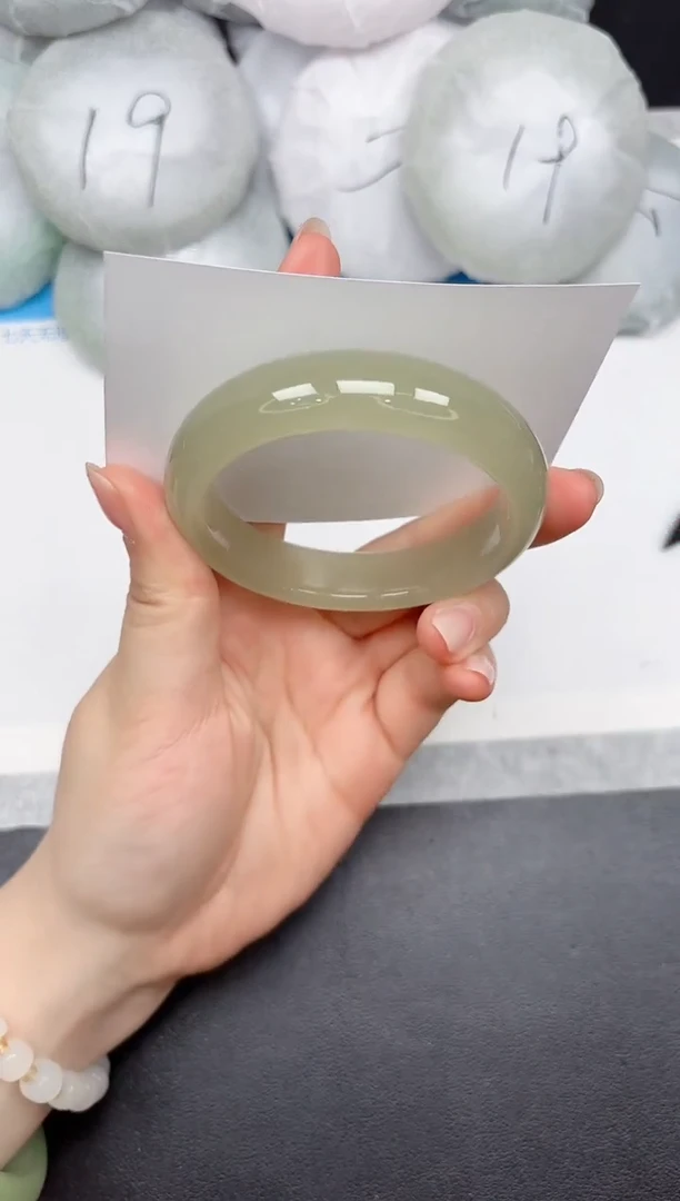 未镶嵌手镯石英质玉A69/6