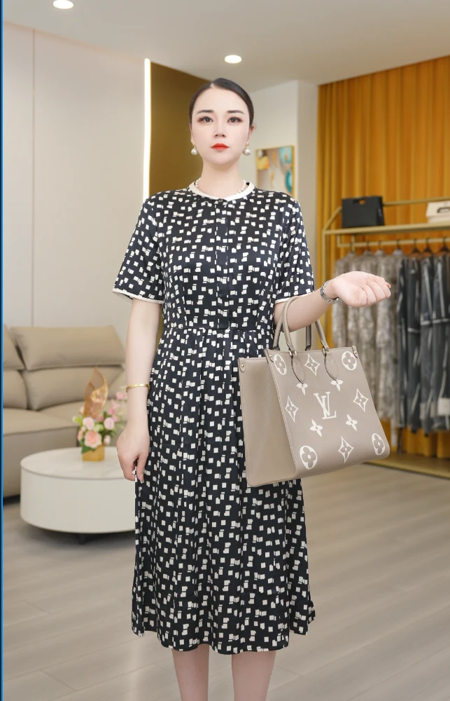 【宸慕】夏季时尚圆领短袖中长款桑蚕丝连衣裙25721