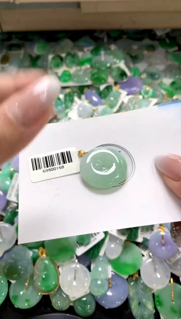 颈饰18K金镶嵌翡翠1111111111111111