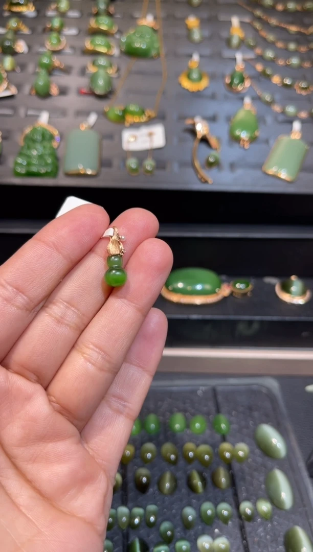 【闪购商品】和田玉碧玉猫眼葫芦吊坠18K金镶嵌多样性发一