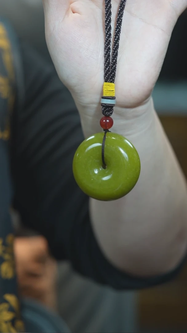 未镶嵌岫玉手把平安扣