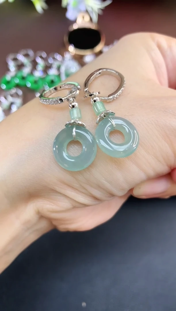 未镶嵌翡翠耳饰17买断场不退不换|