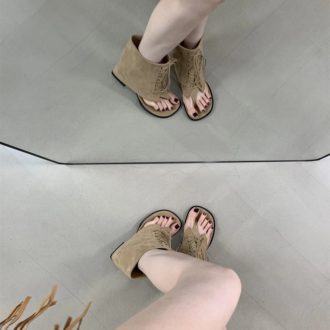 夹趾凉靴女2025夏季新款韩版粗跟时尚套筒短靴个性绑带欧货马丁靴