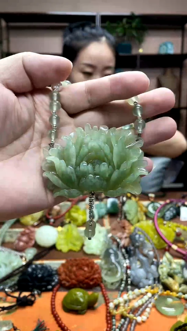 未镶嵌岫玉吊坠·