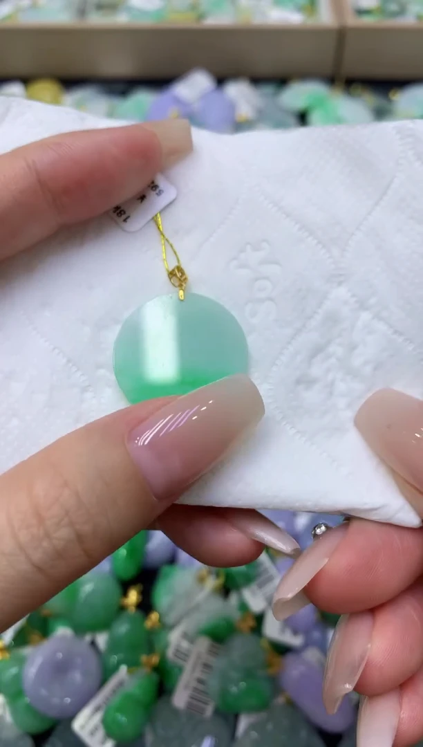 颈饰18K金镶嵌翡翠天然缅甸翡翠A货