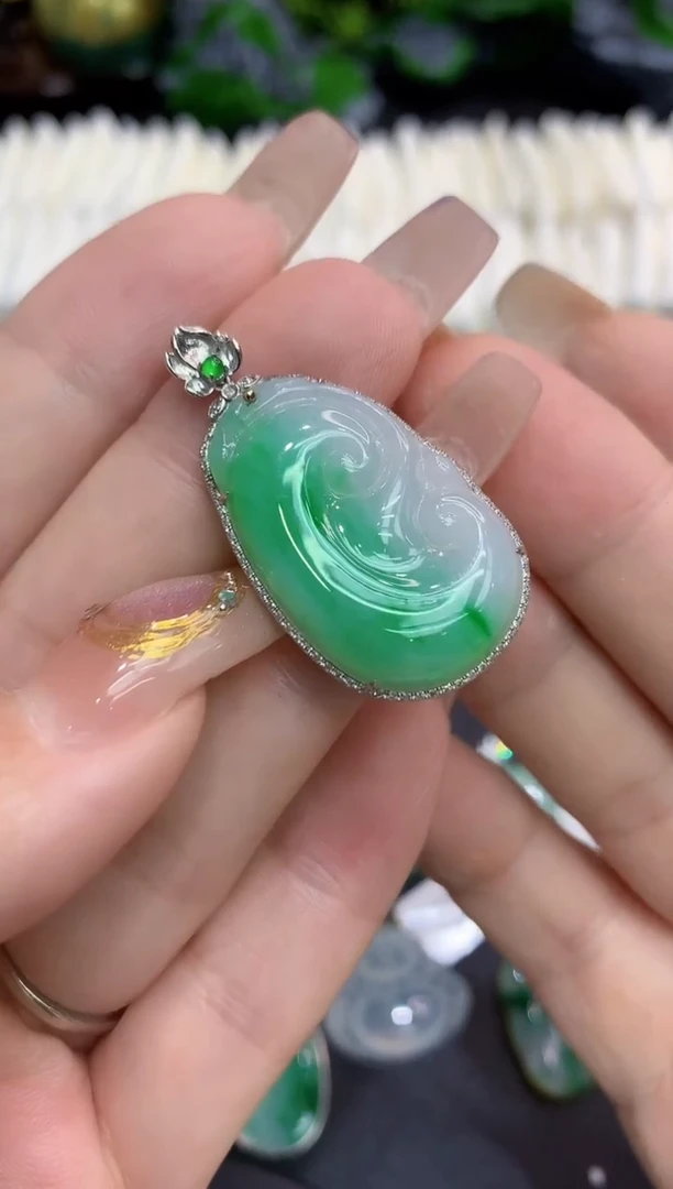 翡翠18K金镶嵌吊坠(不含链)1111