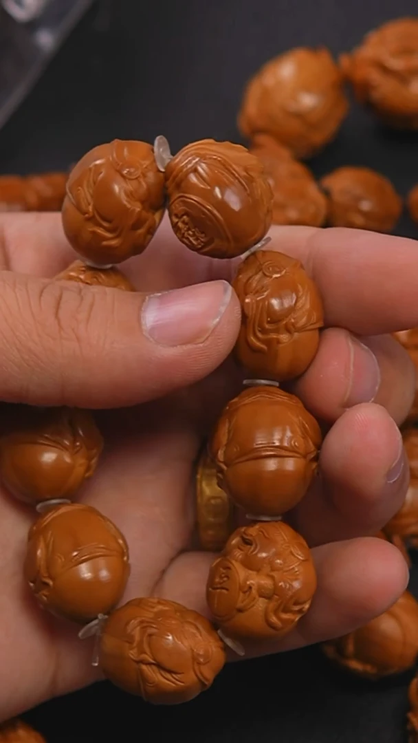 吊坠橄榄核八方财神